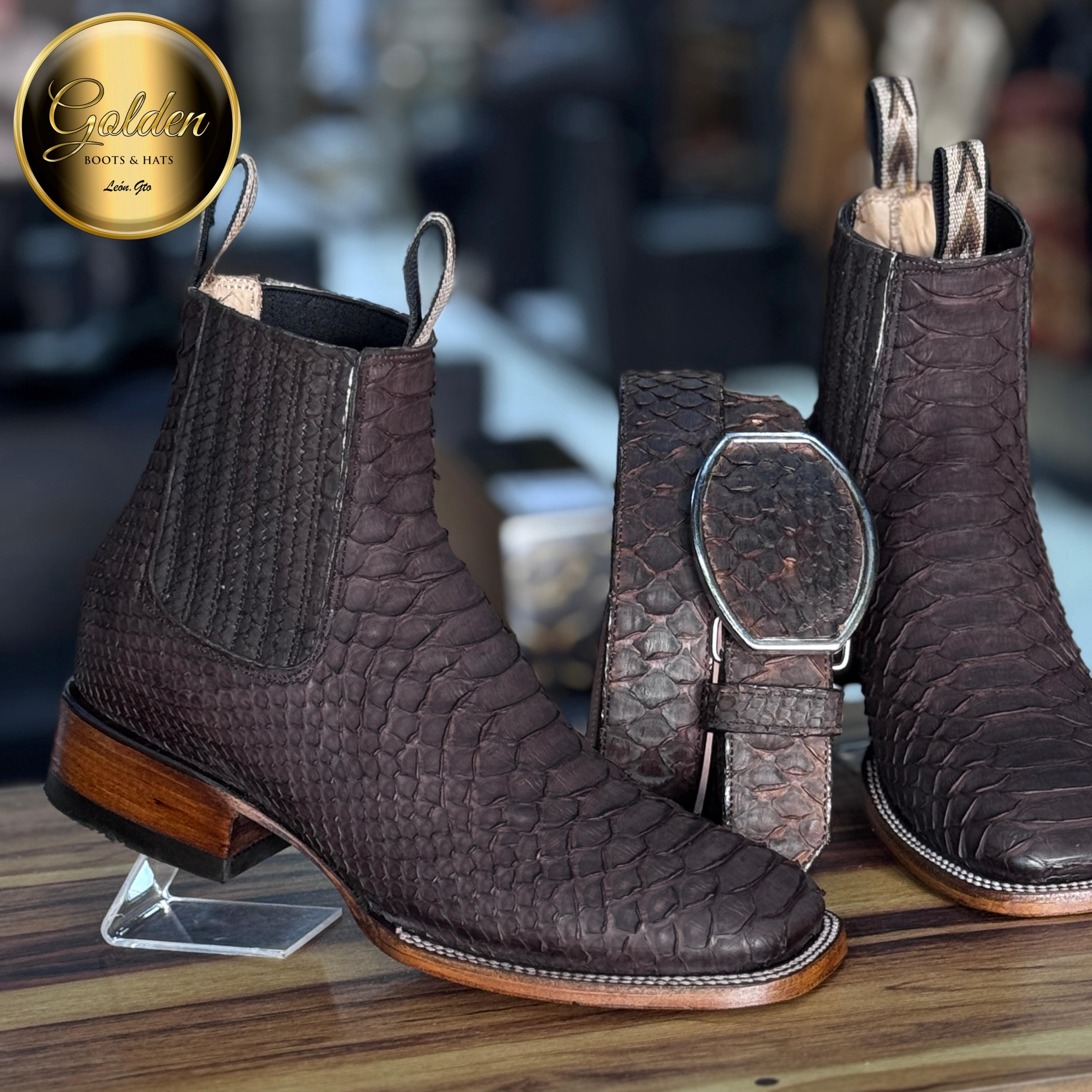 Botín Golden Piton Café Nobuk Bulldog