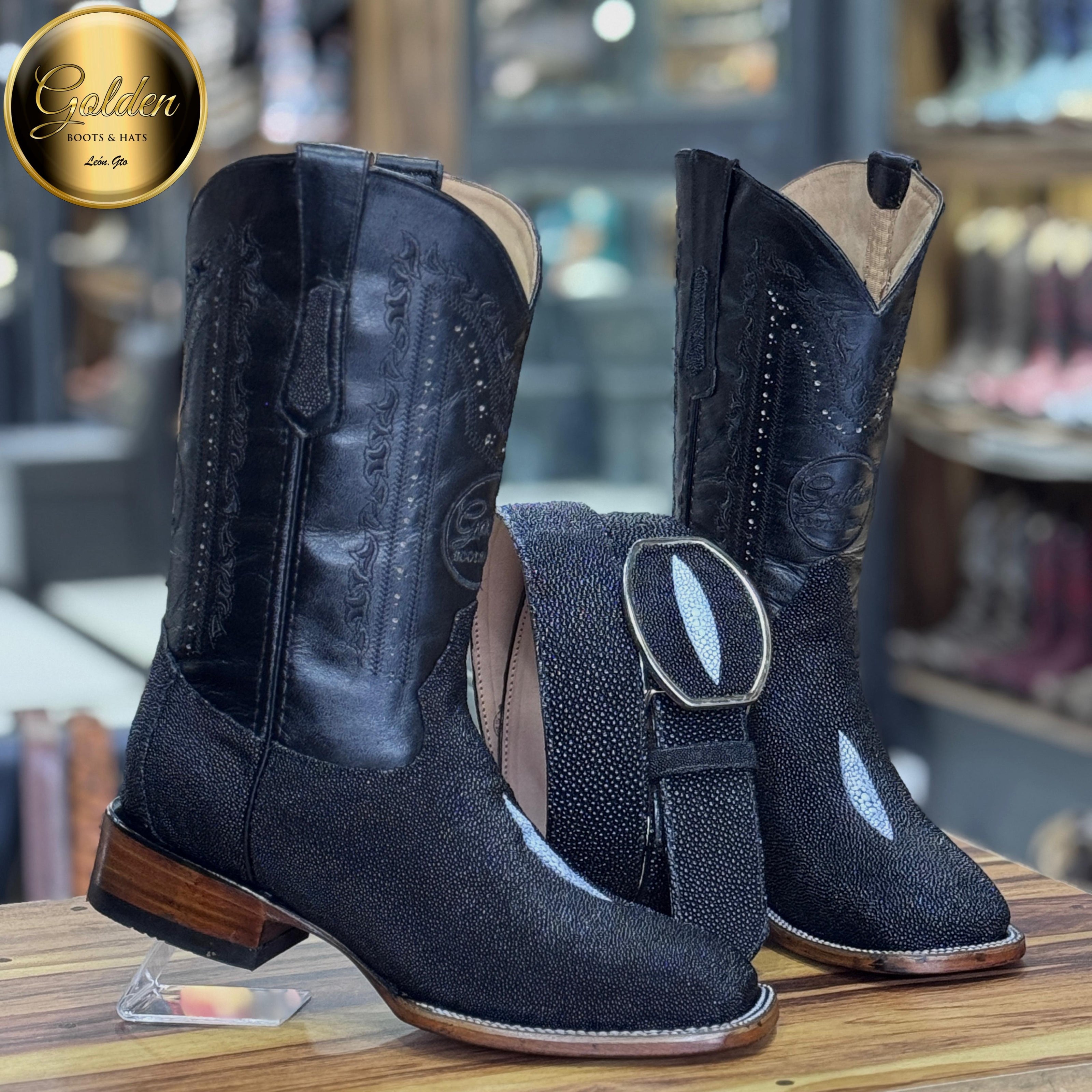 Bota Bulldog Mantarraya Macho Negro