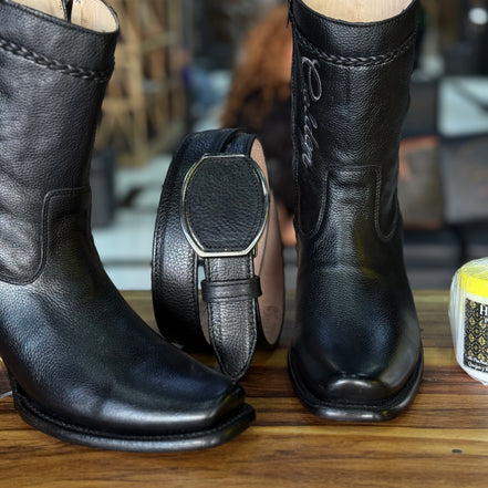 Botín Golden Venado Negro Lleva Botin & Cinto Más 4 Accesorios ( Crema Cubre Polvo Cartera & Saca botas )