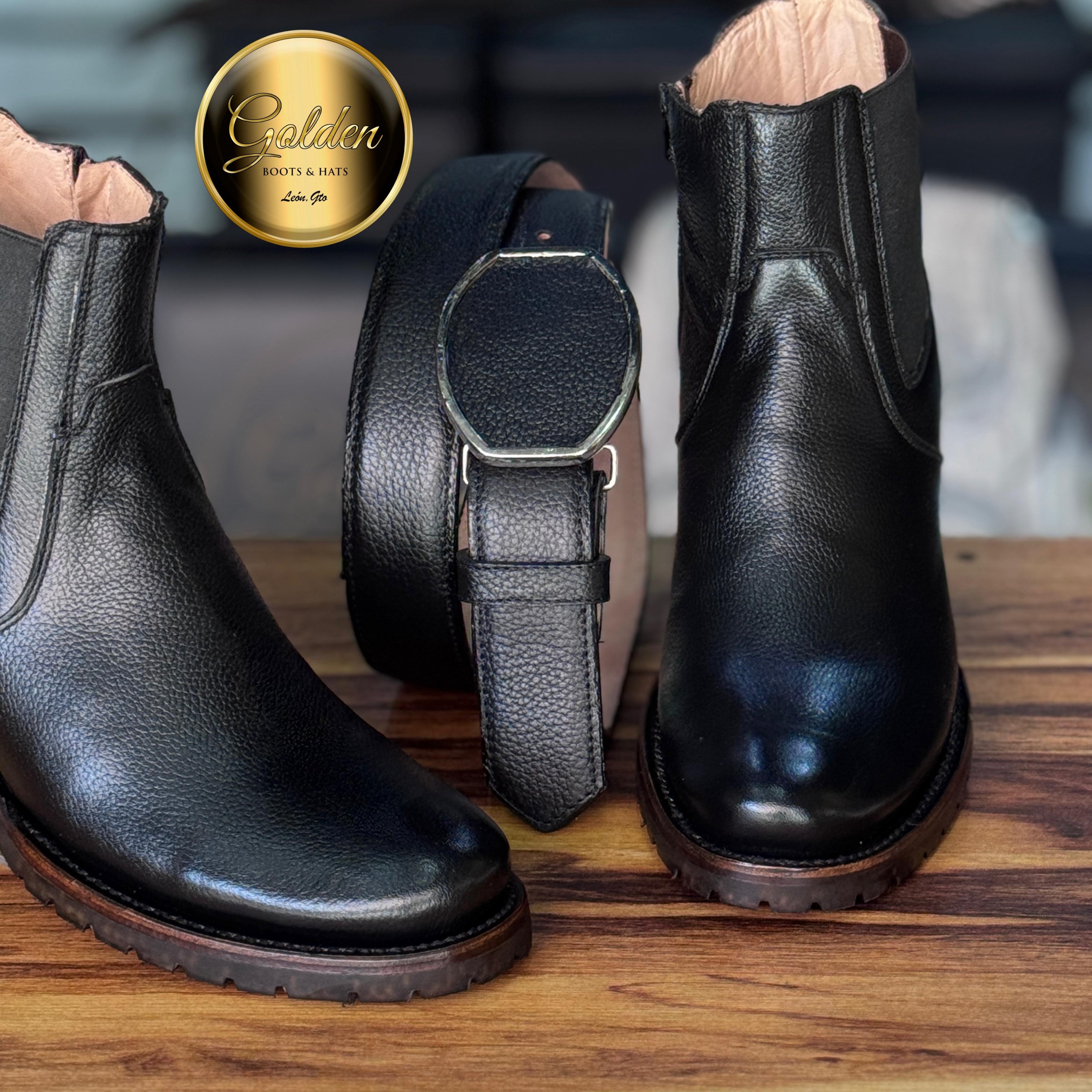 Botín Oval Golden Venado Negro Suela Truck ( Golden )