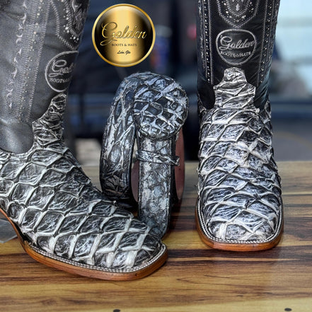 Bulldog Golden Pescado Periódico