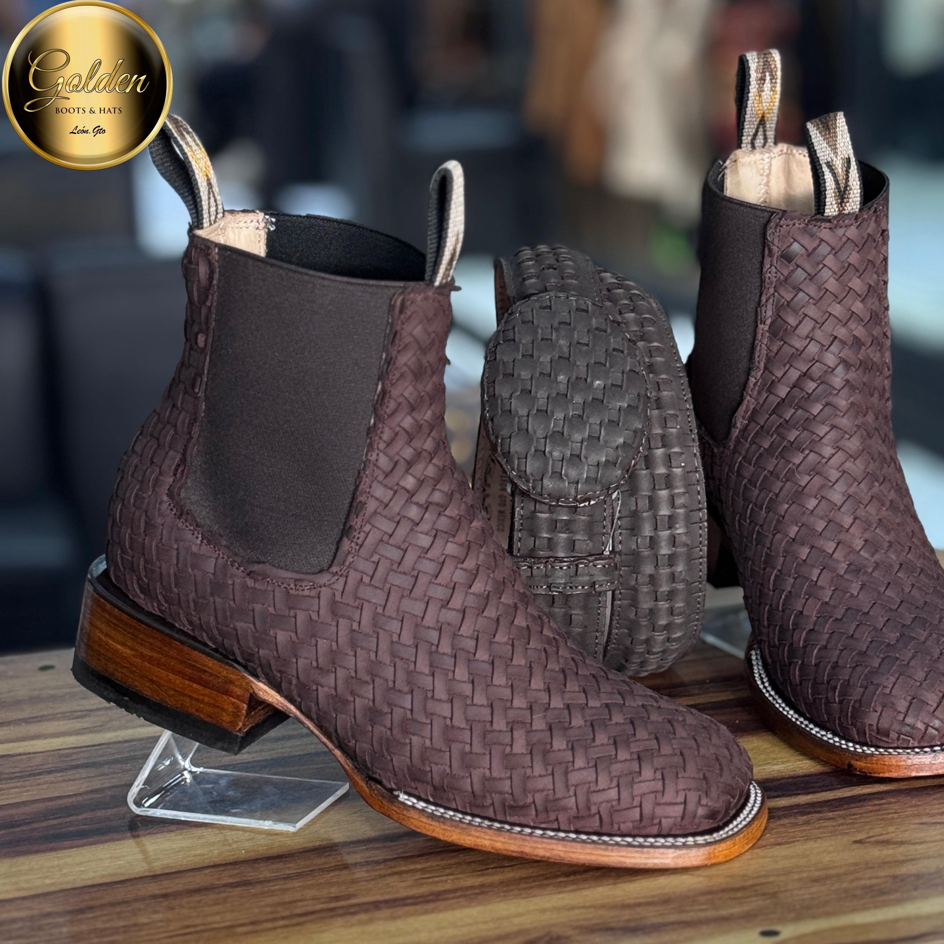 Botín Golden Petatillo Café Bulldog