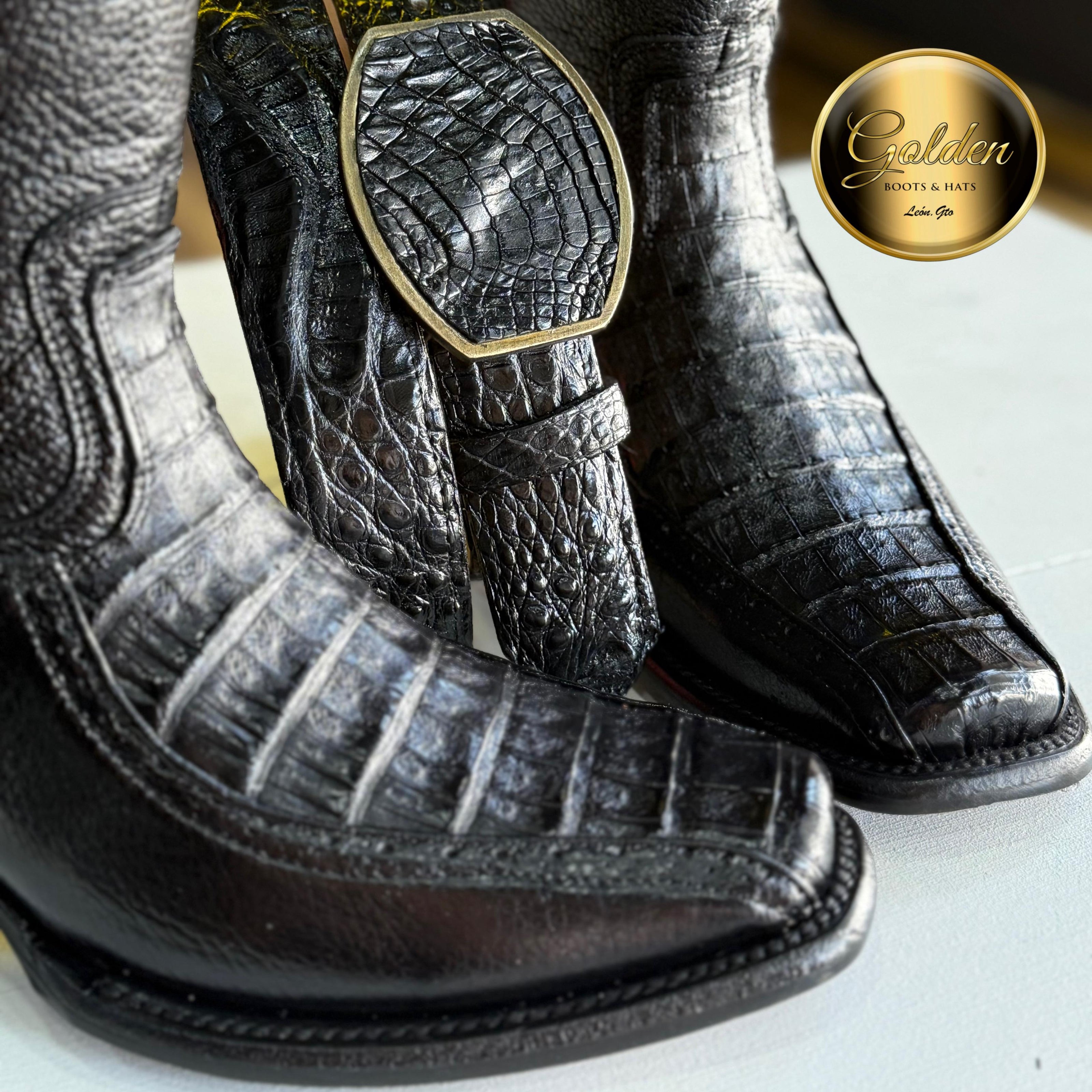 Botín Golden Orión Cocodrilo Negro Con Cinto
